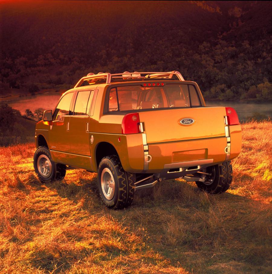  Ford Equator Concept 2000 года  (фото 10 из 15)